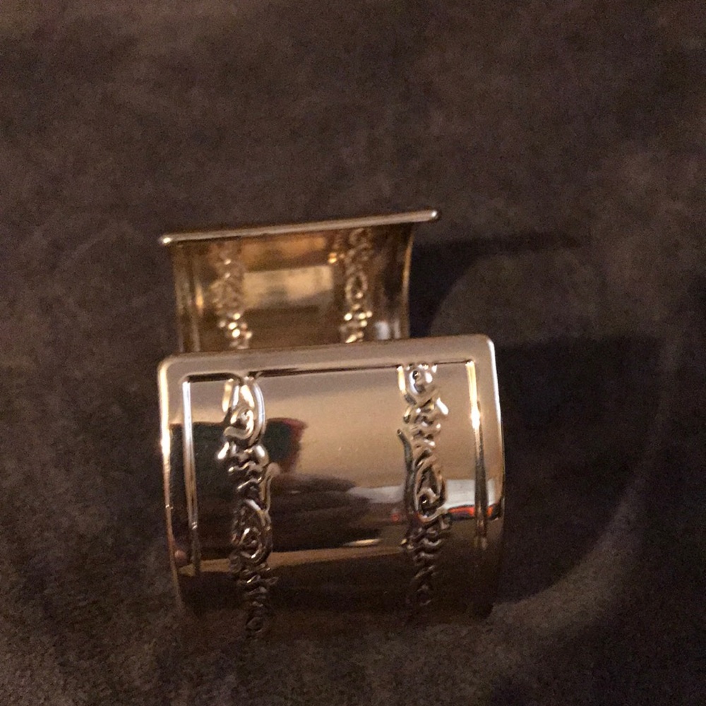 Jewelry - Picture 2 of 2